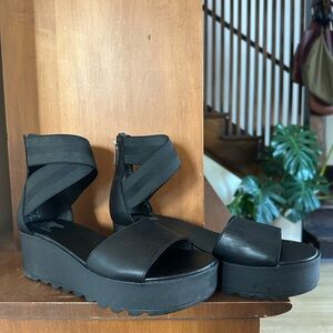 Sorel Cameron Flatform Sandals